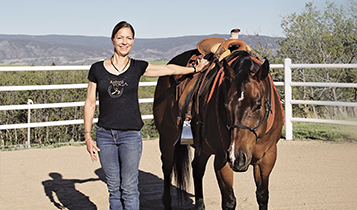 Horse Times Egypt: Equestrian Magazine :Articles :EQUINE THERAPY ASHVA YOGA


                                 