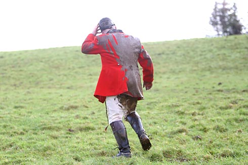 Horse Times Egypt: Equestrian Magazine :News :How to fall off a horse safely