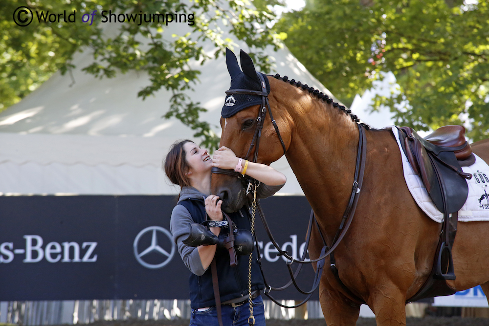 Horse Times Egypt: Equestrian Magazine :News :Groom Spotlight: Hana Colman Keeps Hello Sanctos Happy