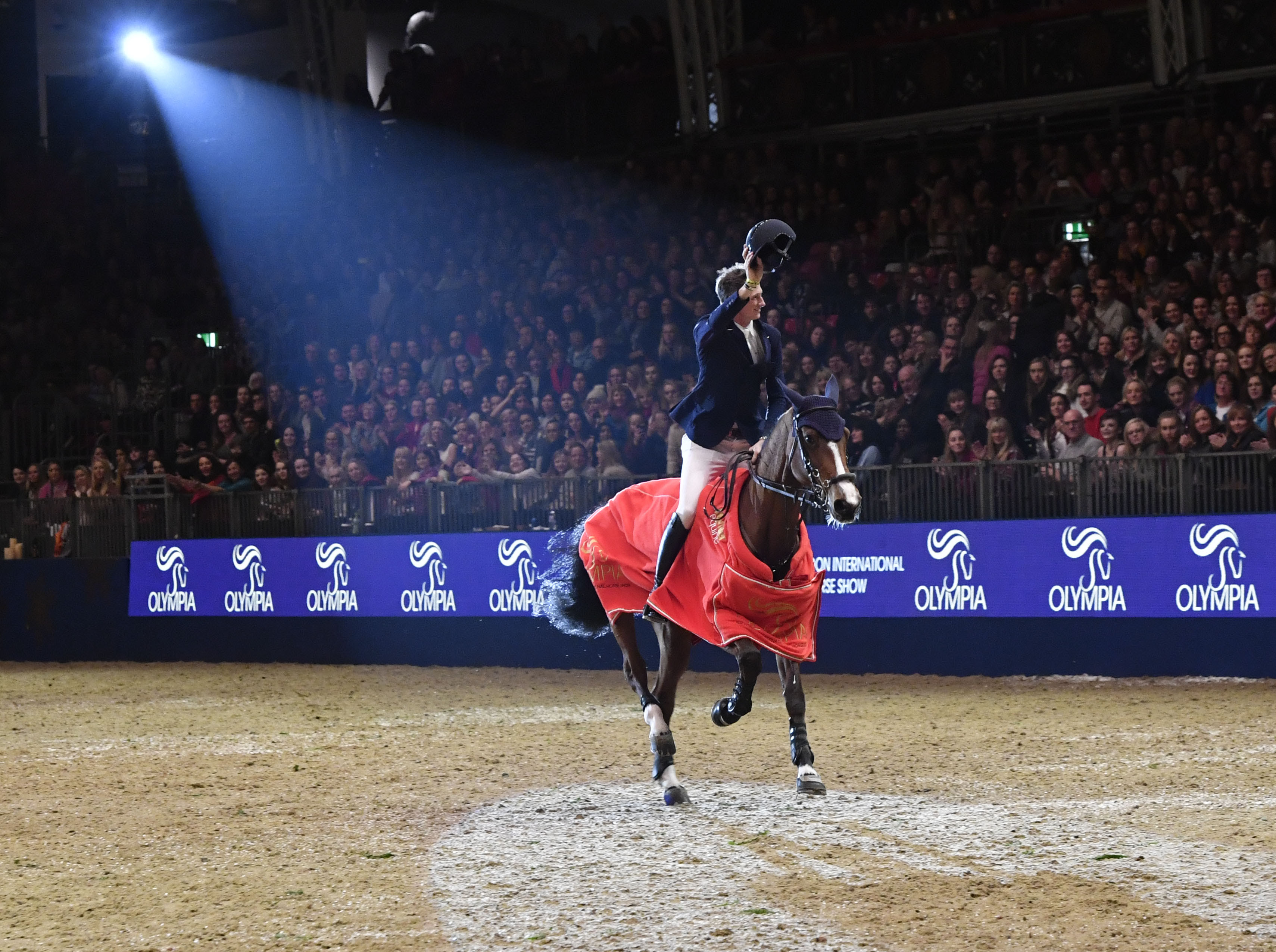 Horse Times Egypt: Equestrian Magazine :News :DANIEL DEUSSER SIGNS OFF ON WINNING NOTE