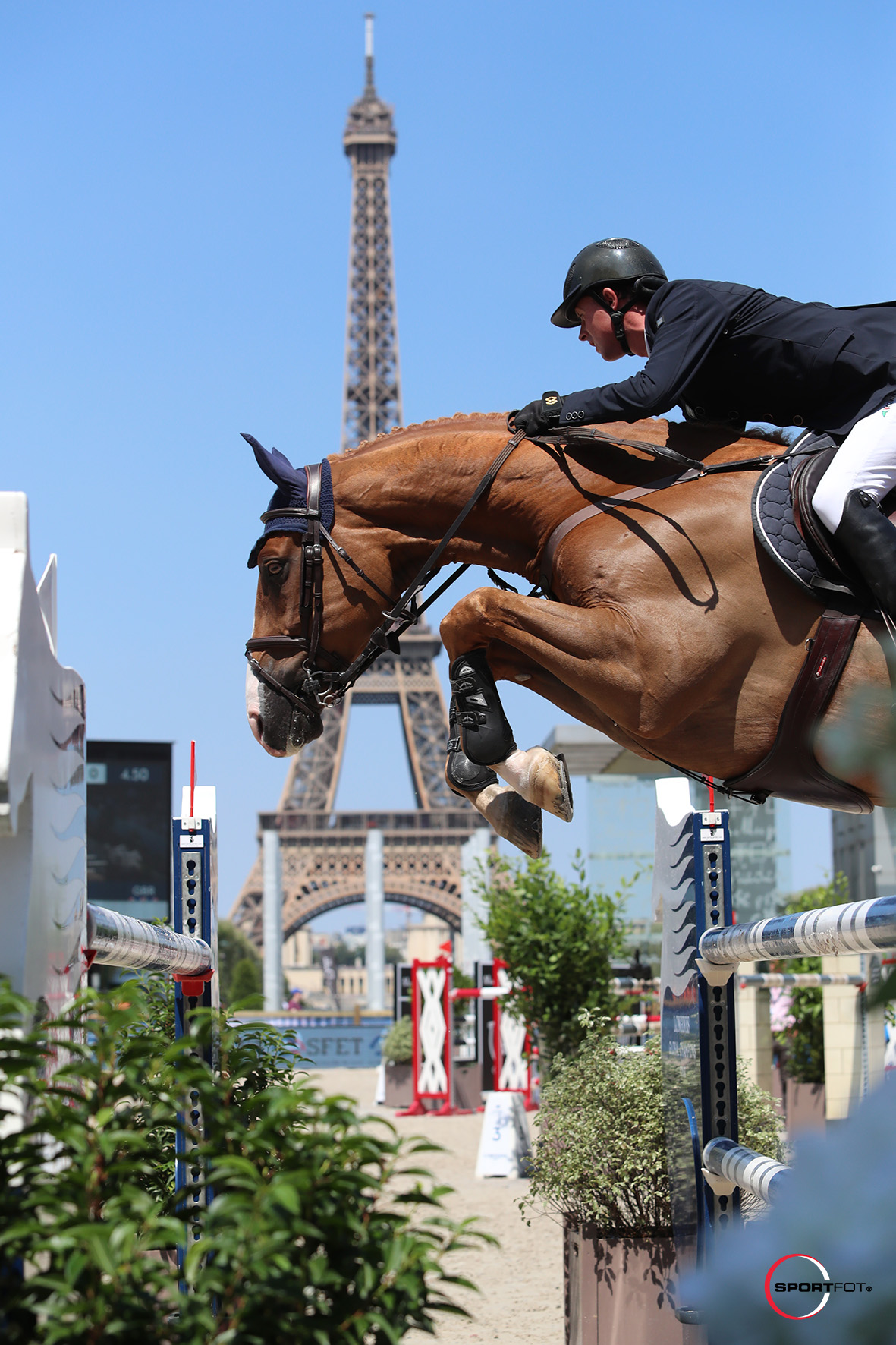 Horse Times Egypt: Equestrian Magazine :News :LONGINES GLOBAL CHAMPIONS TOUR THE BEST RIDERS IN THE WORLD WILL CHALLENGE THE PARIS’ IRON LADY