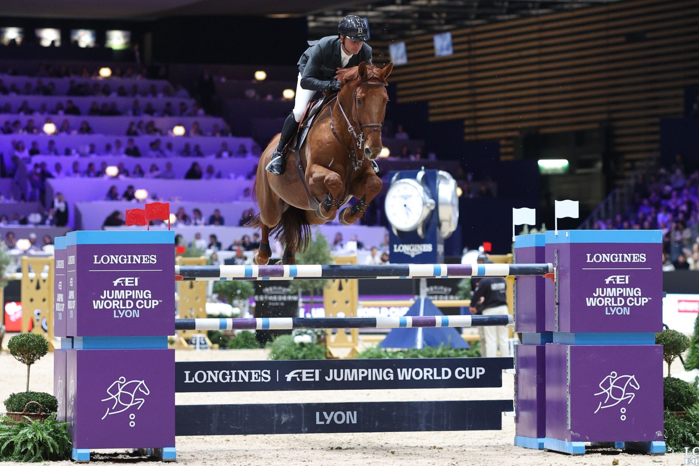 Horse Times Egypt: Equestrian Magazine :News :OLIVIER PERREAU WINS AT HOME - LONGINES FEI WORLD CUP JUMPING GRAND PRIX